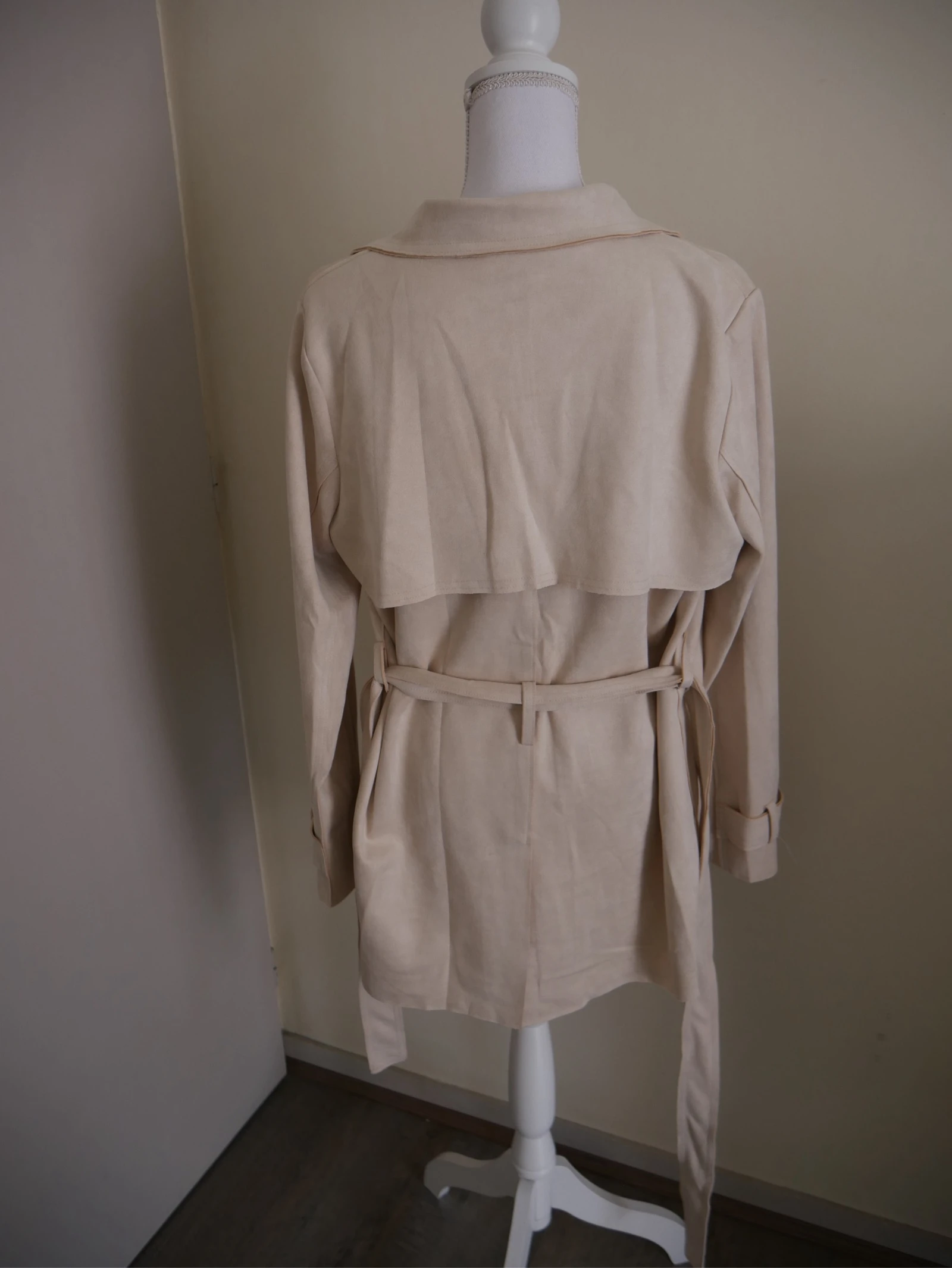 Trench en suédine beige - marque Charlior - neuf  – photo 8